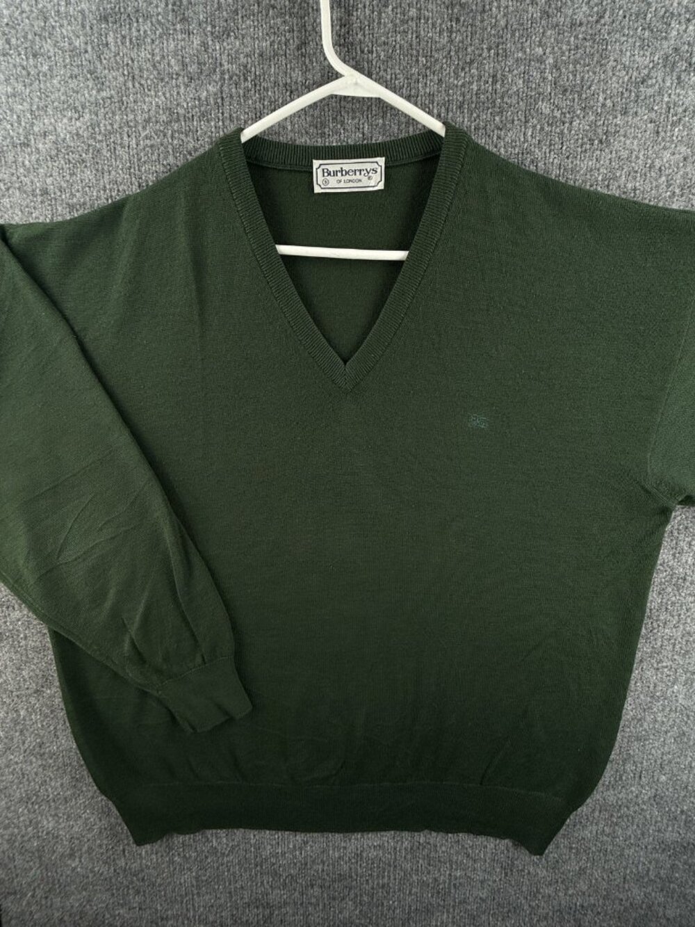 Burberry Long Sleeve Pullover V-Neck Green 9 Mens Logo Sweater Solid Knit Adult